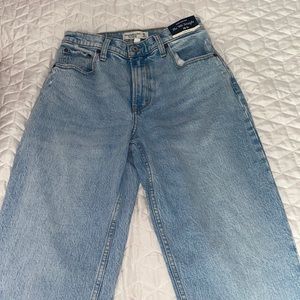 Abercrombie & Fitch The 90s straight ultra high rise curve love denim jeans
